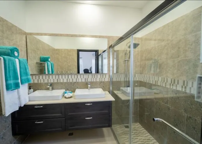 Emerald Sundara Ochi Holiday home Ocho Rios