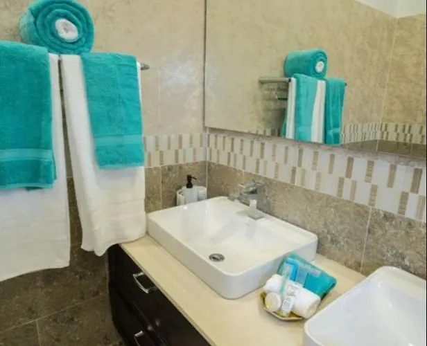 Emerald Sundara Ochi Holiday home *